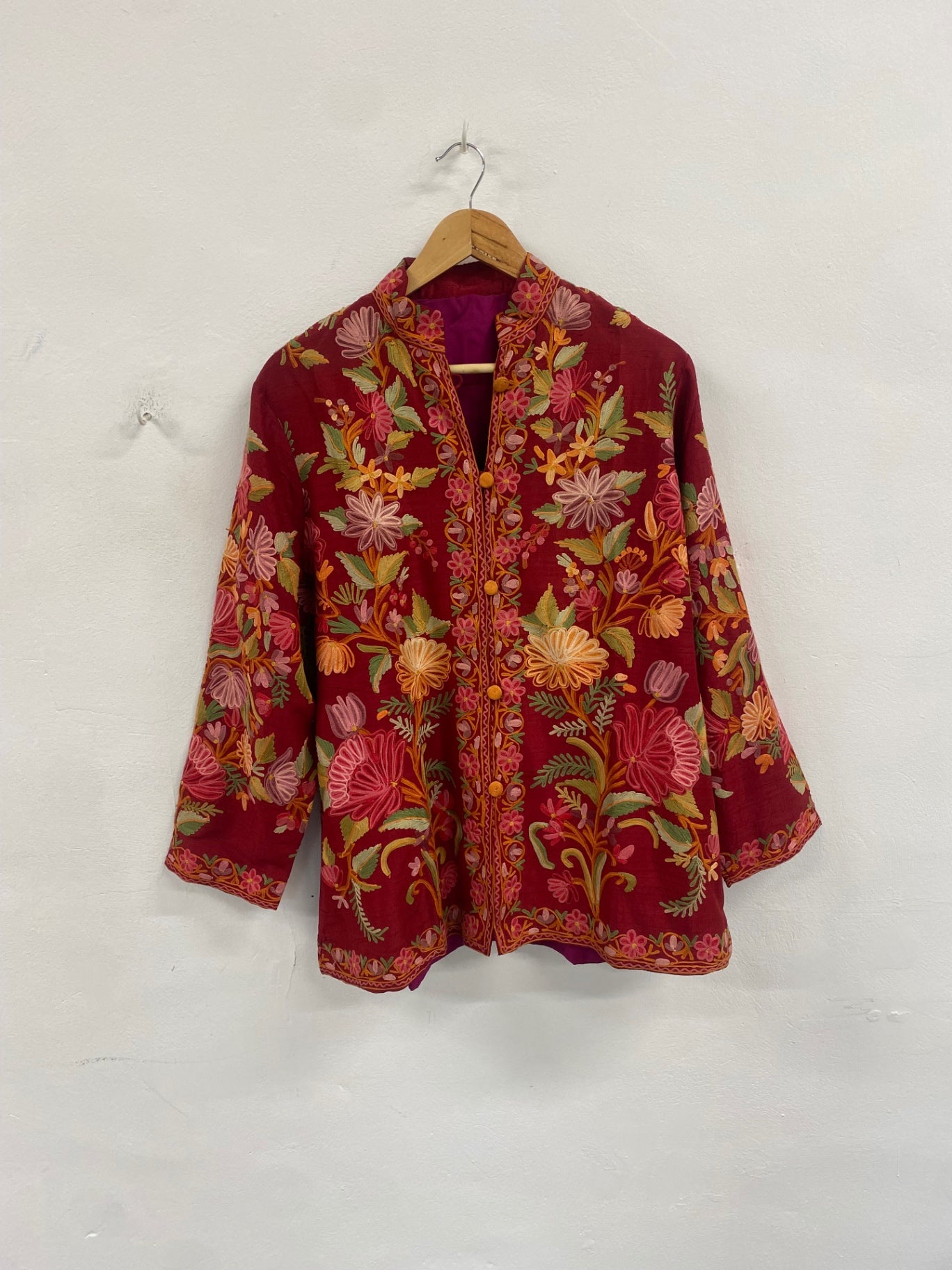Fabulous floral vintage style ethnic Asian Hand Embroidered Jacket UK12-14 Red KW605