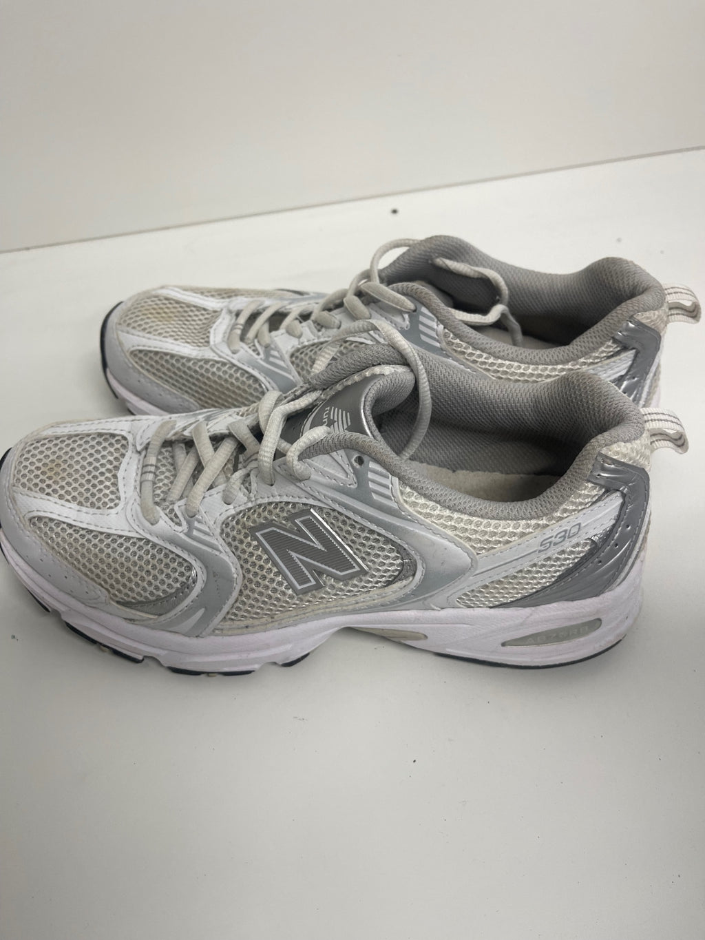 Fabulous New Balance 530 Sneakers UK6 White & Grey KB606
