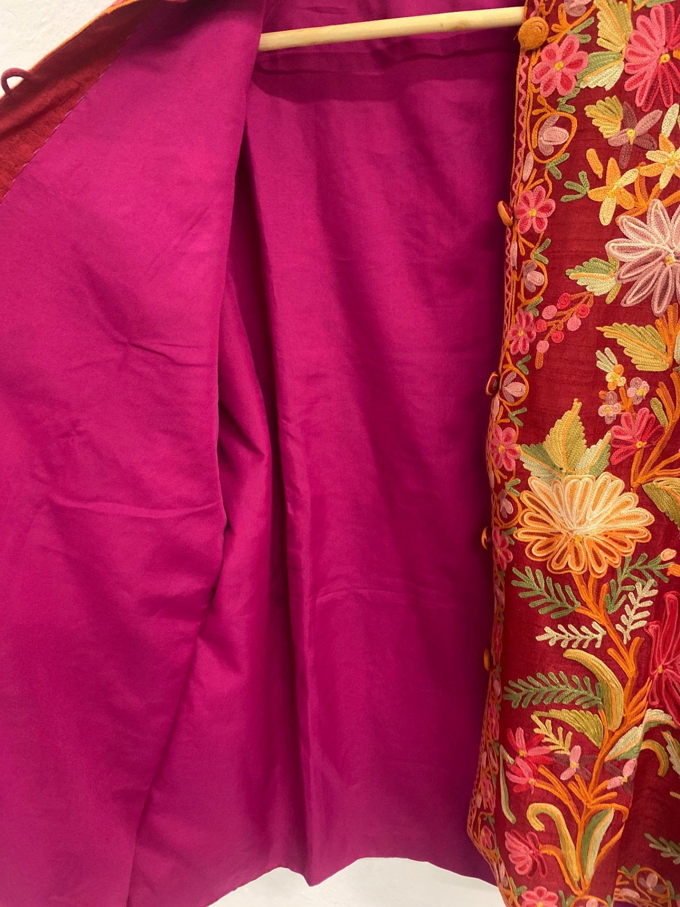 Fabulous floral vintage style ethnic Asian Hand Embroidered Jacket UK12-14 Red KW605
