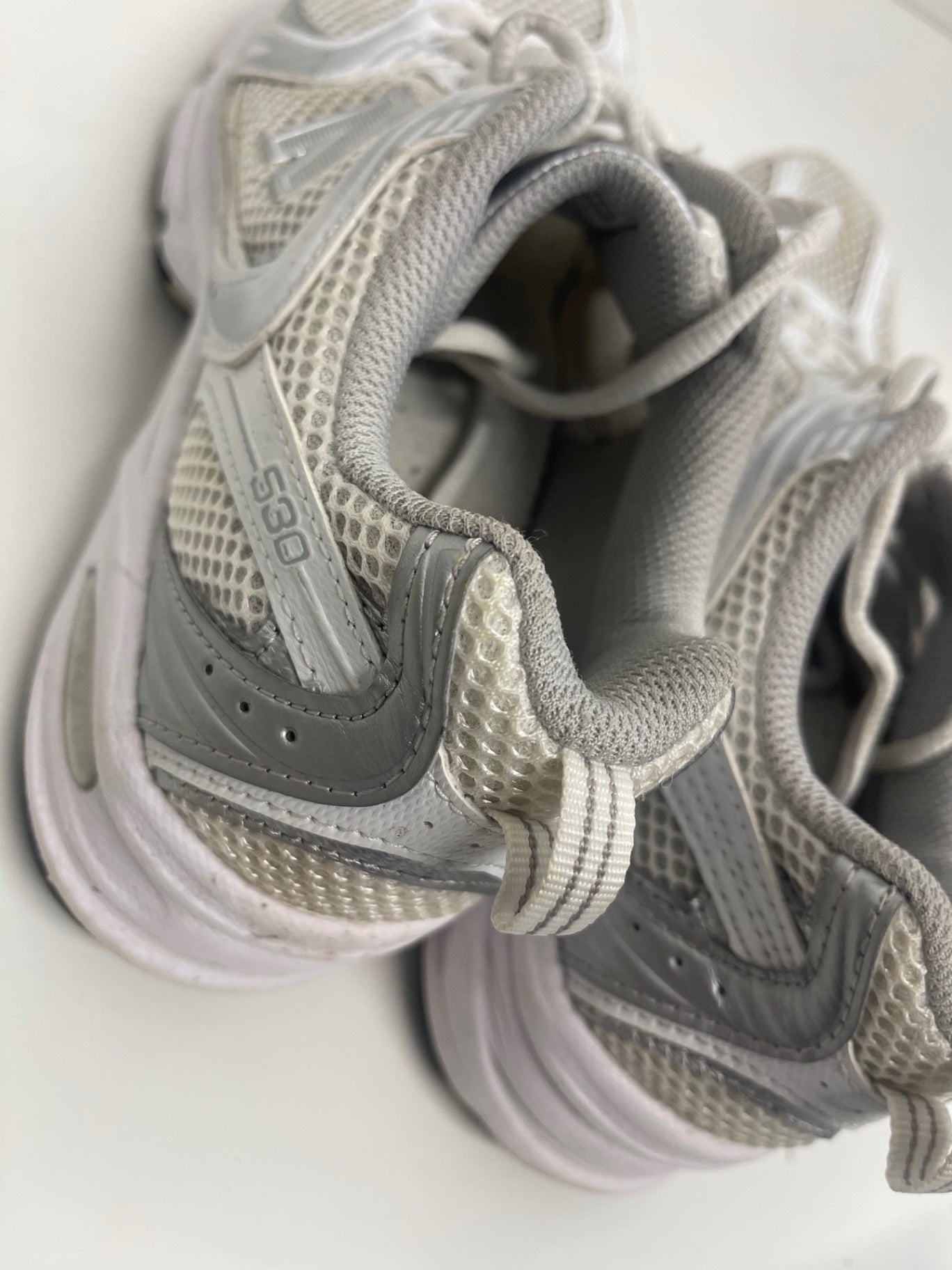 Fabulous New Balance 530 Sneakers UK6 White & Grey KB606