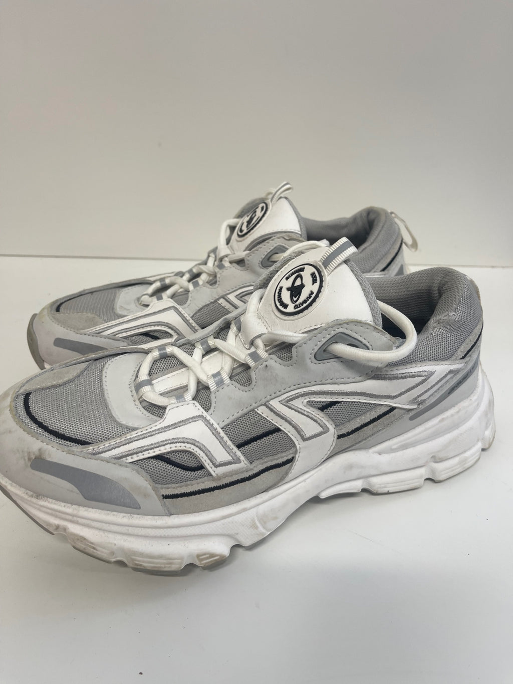Fabulous AXEL ARIGATO R Trail Sneakers UK6 White/Grey KB606