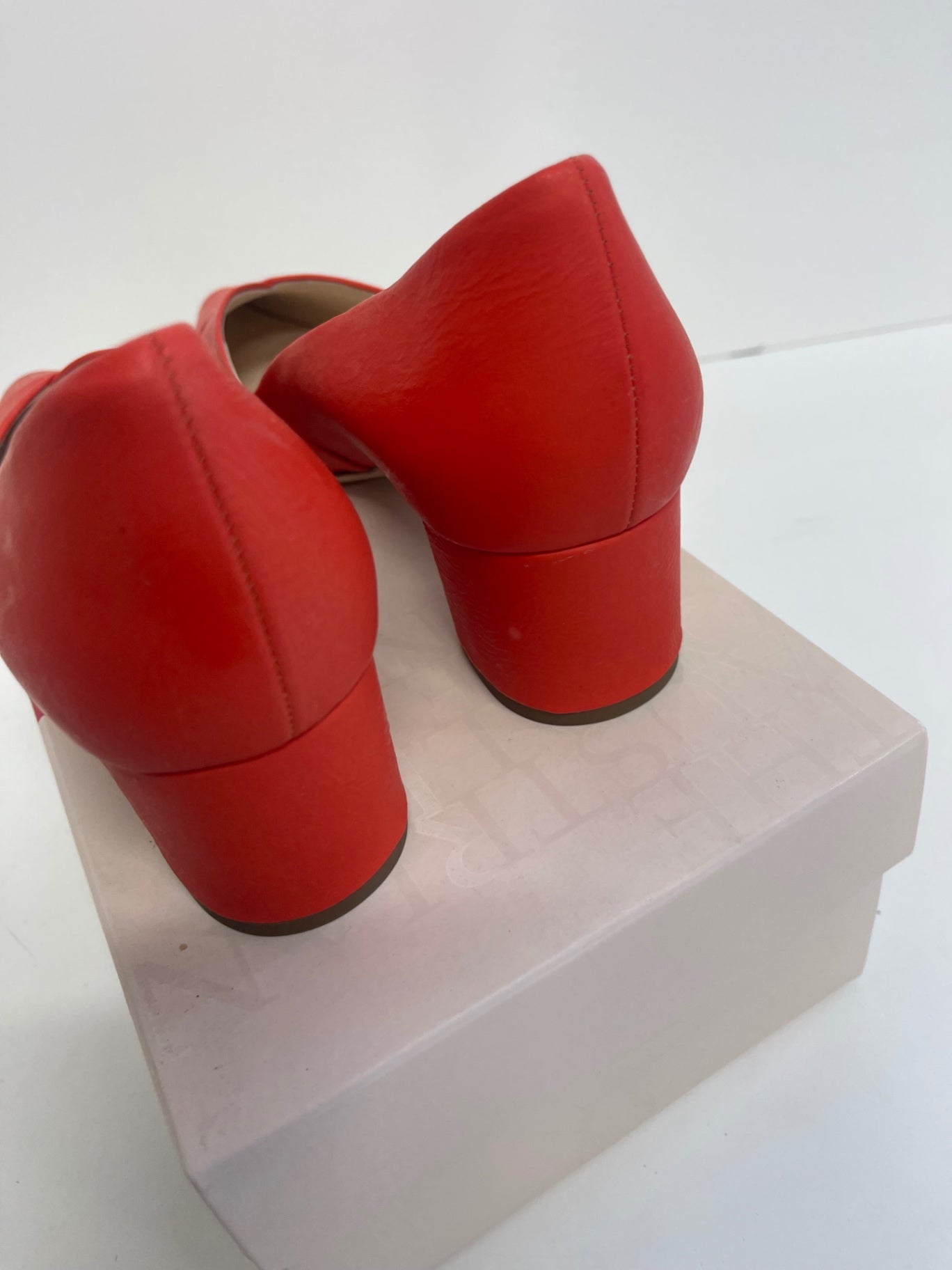 Fabulous Högl leather soft court heeled shoes UK4 Orange Coral kW605