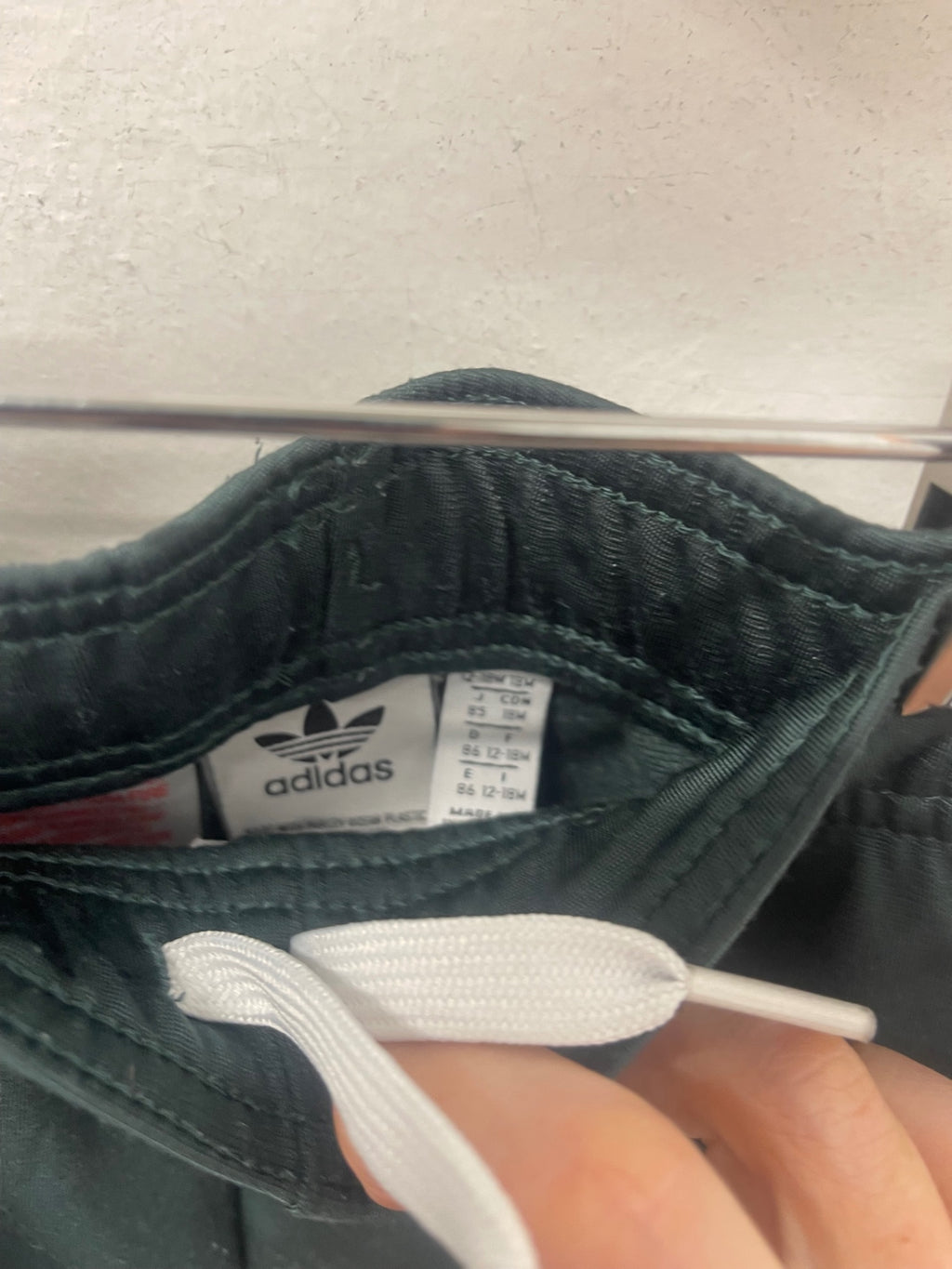 Fabulous adidas Tracksuit  x 2 Age 3-4 Black / Green #3 KB606