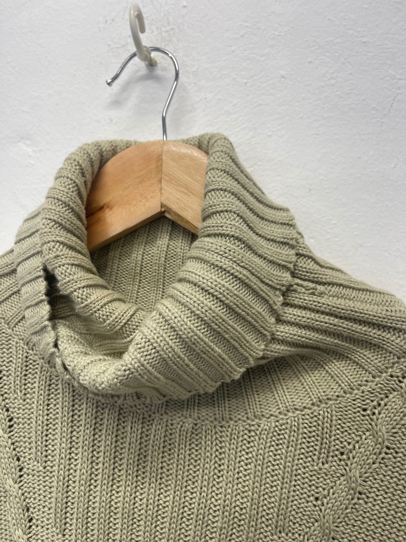 Fabulous Olsen knit Sweater UK18 Sage Green FK608