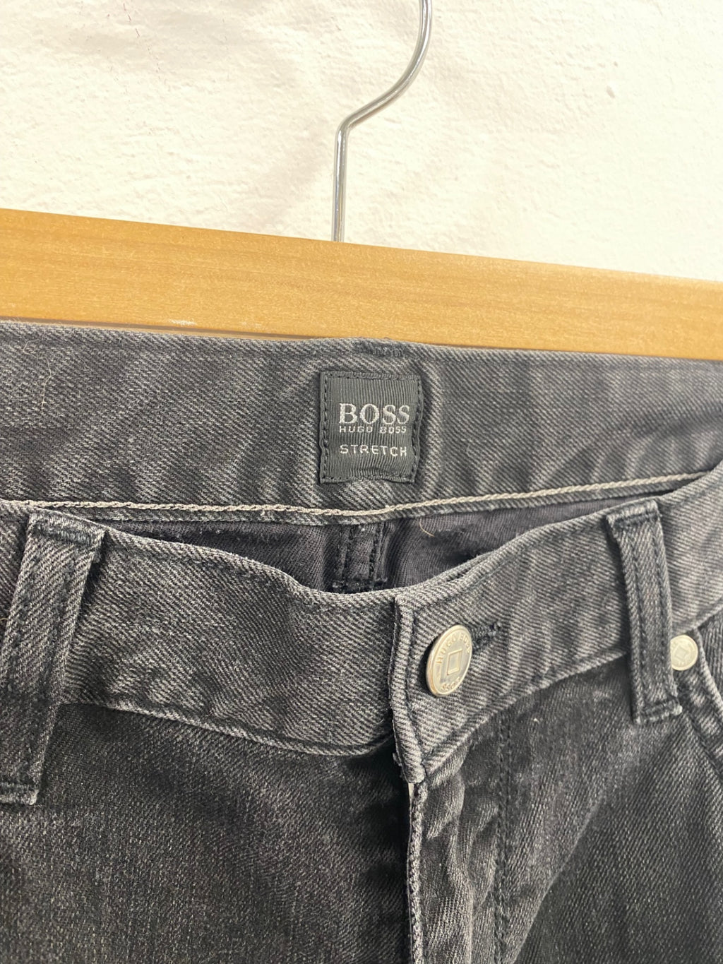 Fabulous Hugo Boss Maine Jeans 34/32 Black charcoal classic straight leg FK608