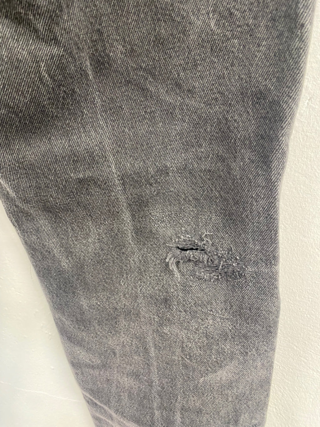 Fabulous Levi's 901 Jeans W30 L32 Dark gray charcoal distressed FK608