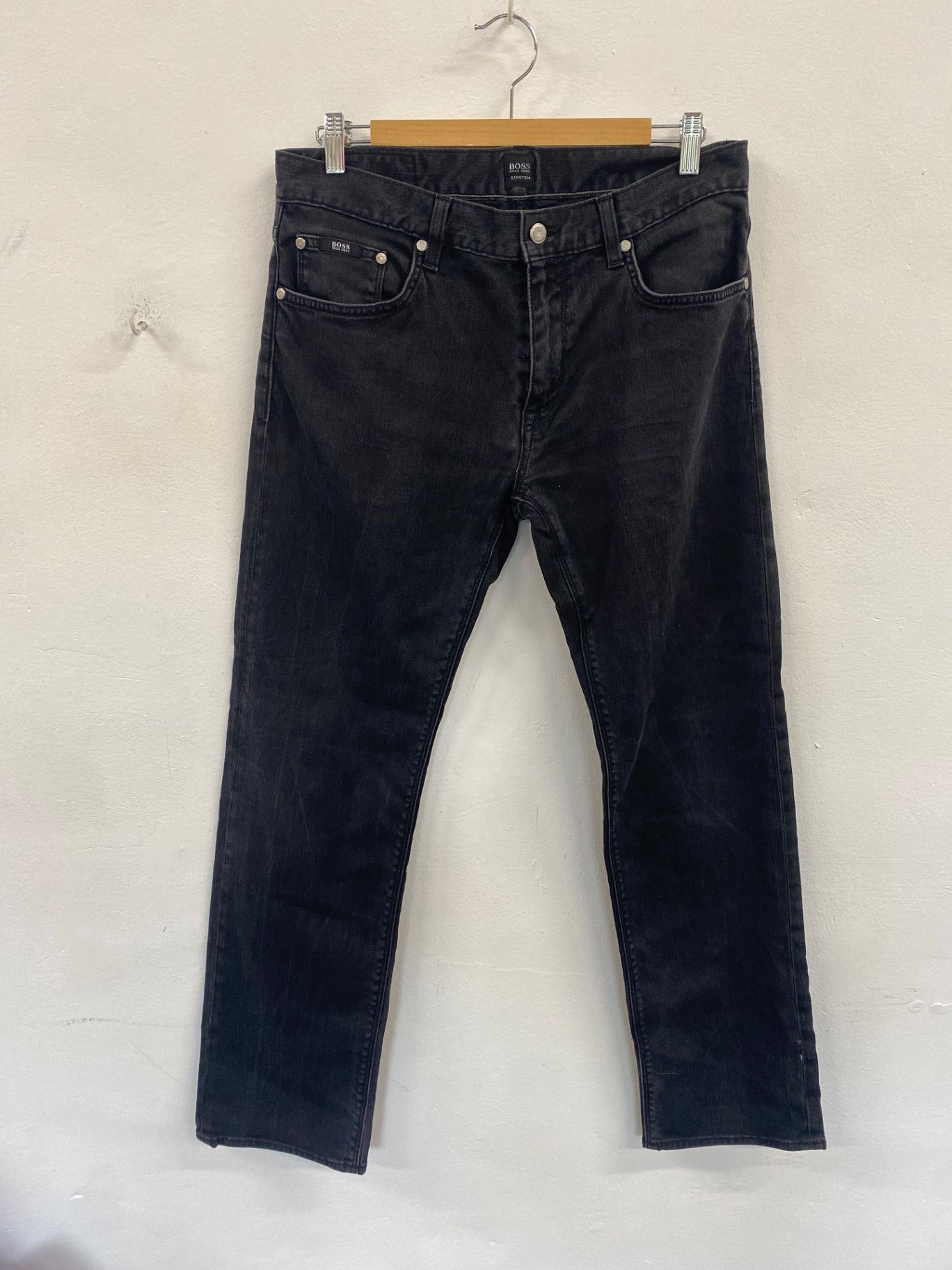 Fabulous Hugo Boss Maine Jeans 34/32 Black charcoal classic straight leg FK608