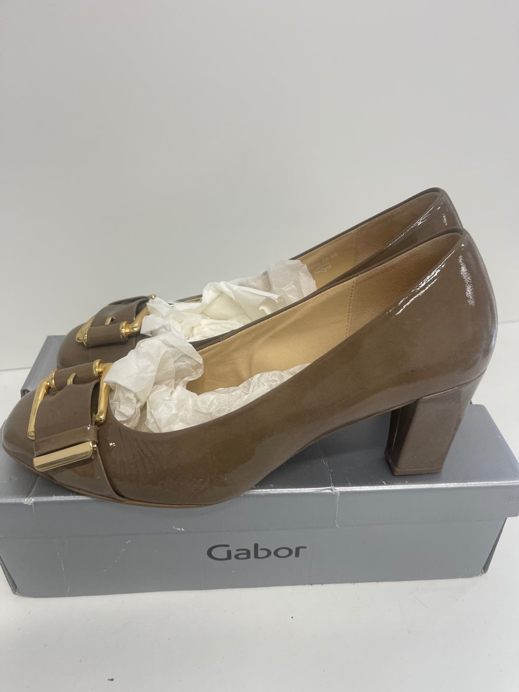 Fabulous Gabor admiration patent court classics  UK8 Taupe Beige FK608