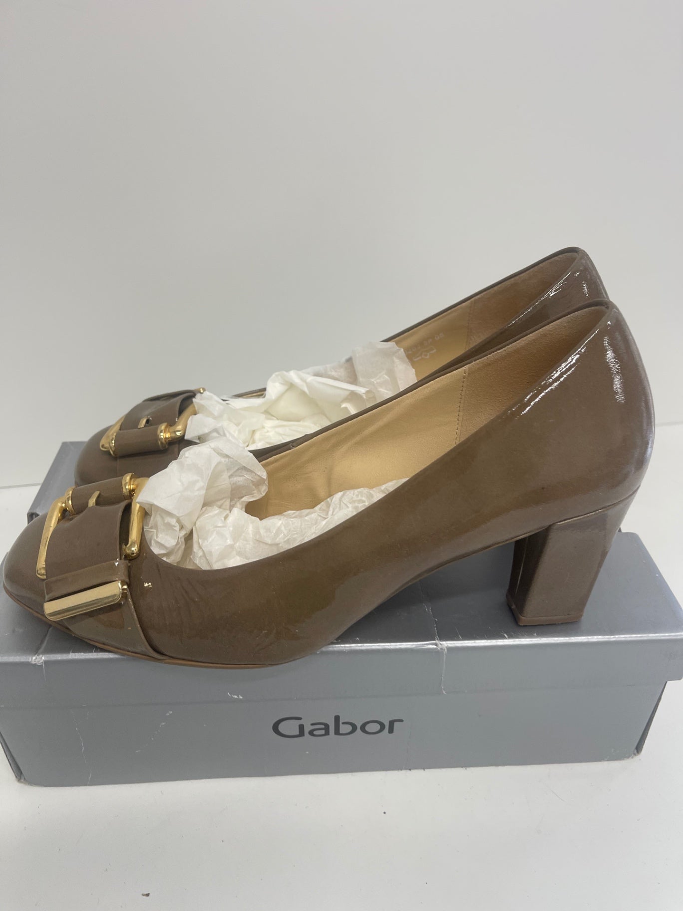Fabulous Gabor admiration patent court classics  UK8 Taupe Beige FK608
