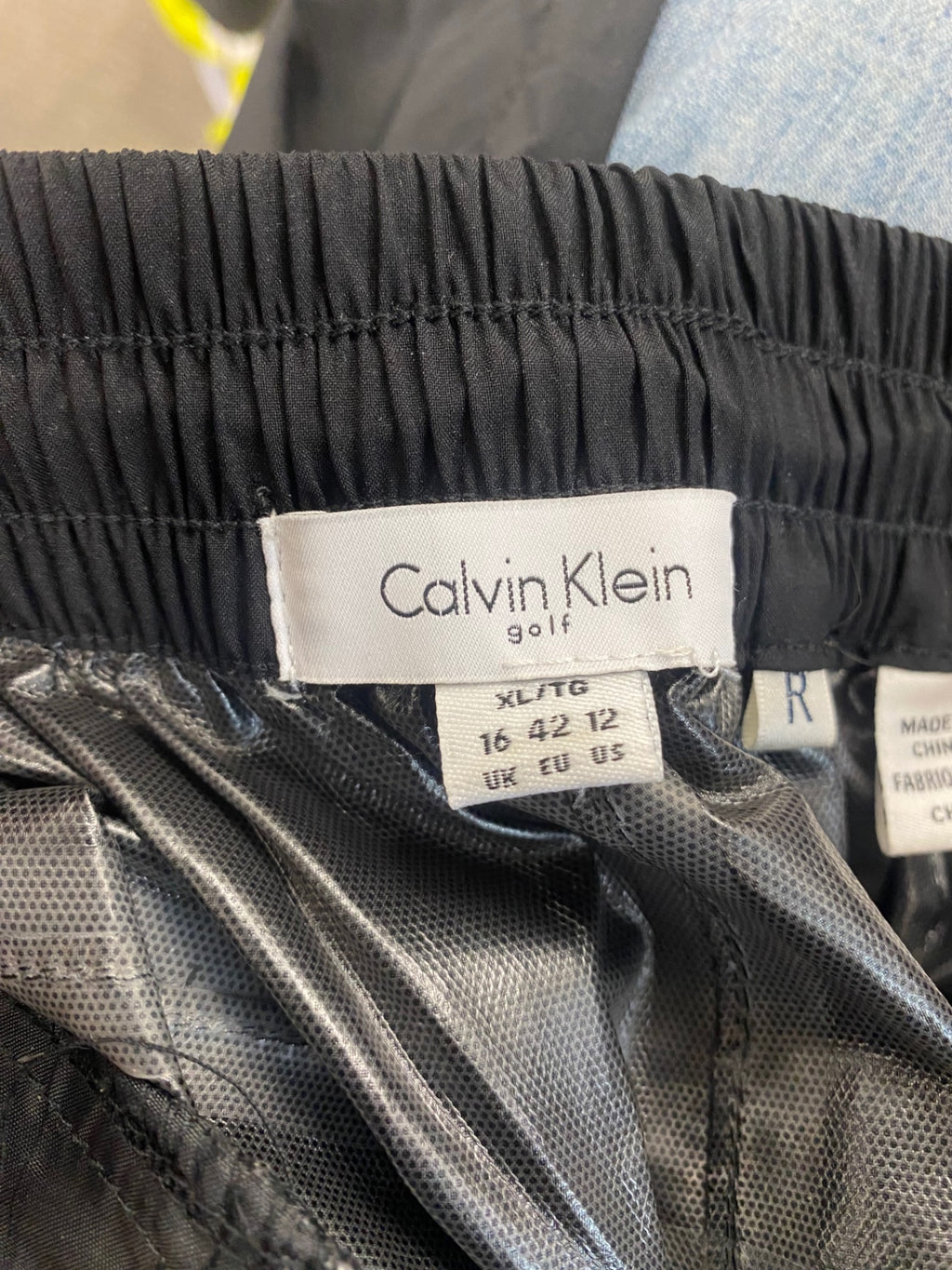 Fabulous Calvin Klein Golf waterproof over Pants 16 Black FK608