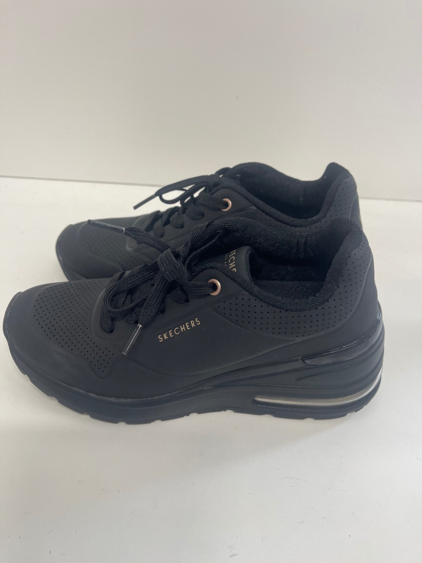 Fabulous Skechers Million Air elevated Sneakers UK3.5 Black FK608