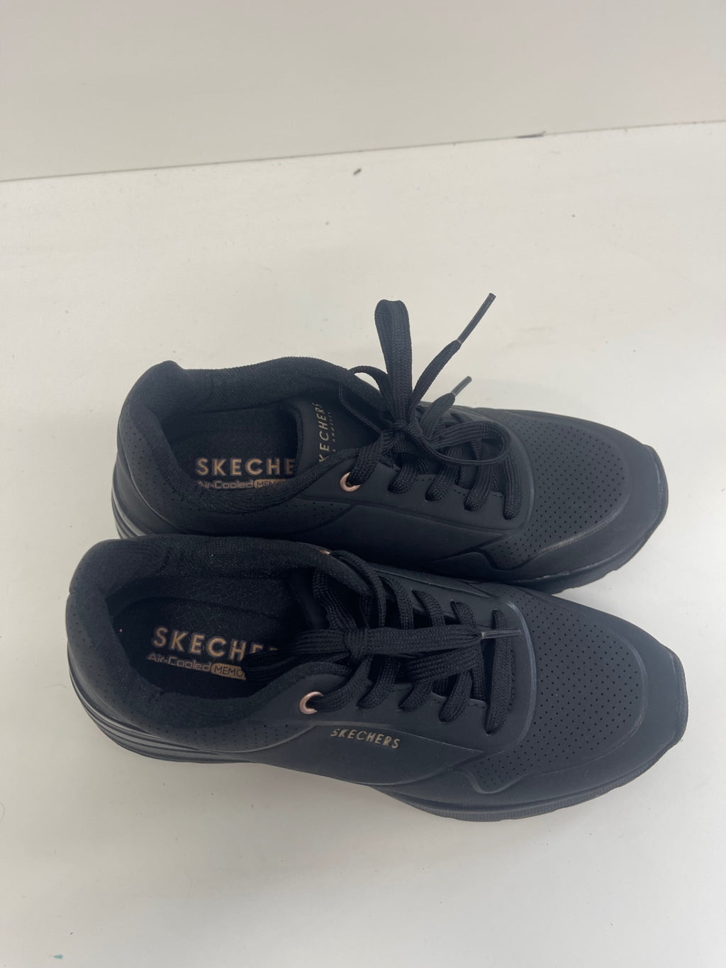 Fabulous Skechers Million Air elevated Sneakers UK3.5 Black FK608