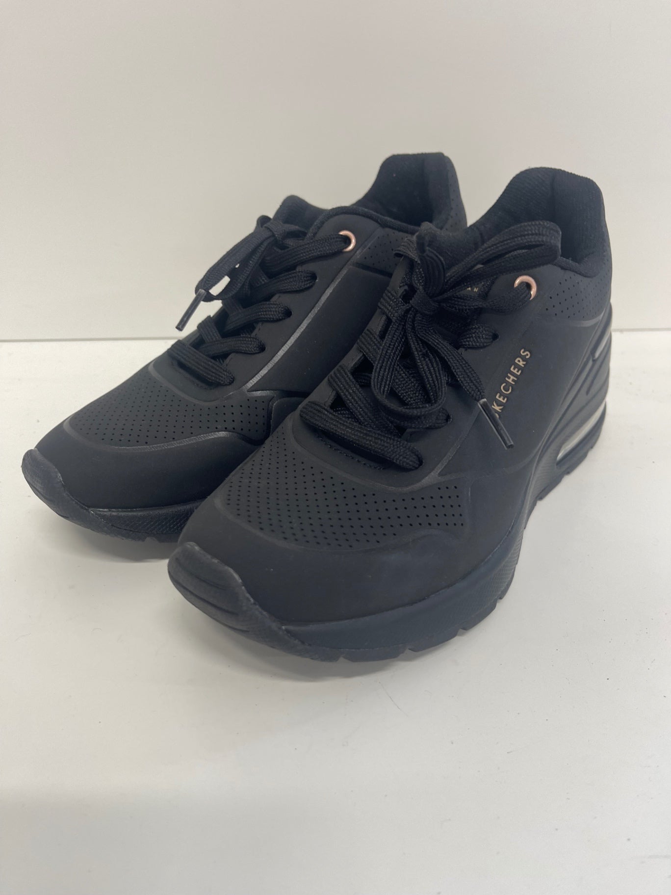 Fabulous Skechers Million Air elevated Sneakers UK3.5 Black FK608