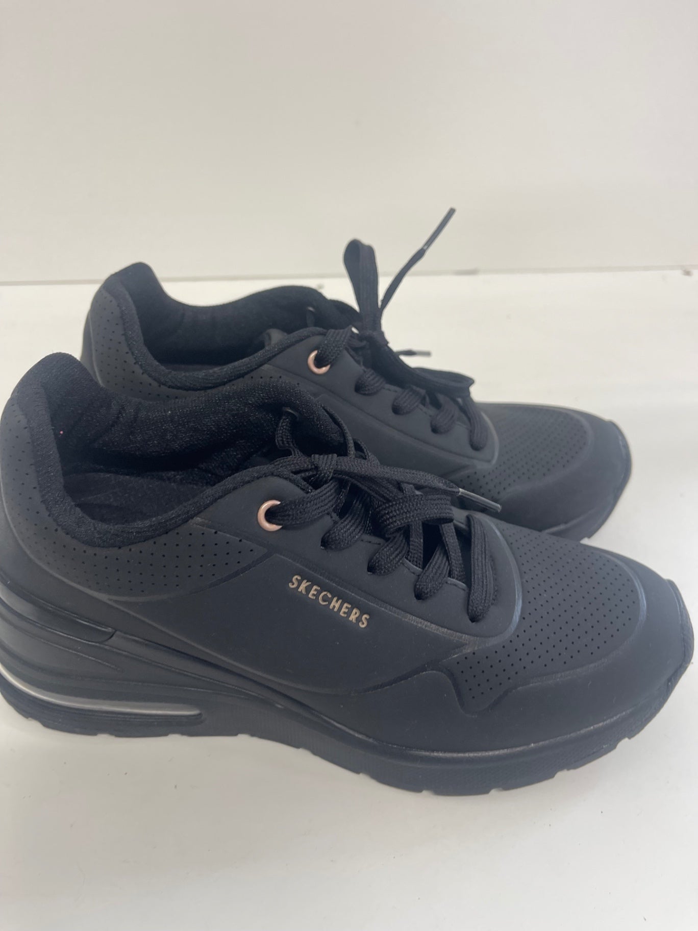 Fabulous Skechers Million Air elevated Sneakers UK3.5 Black FK608