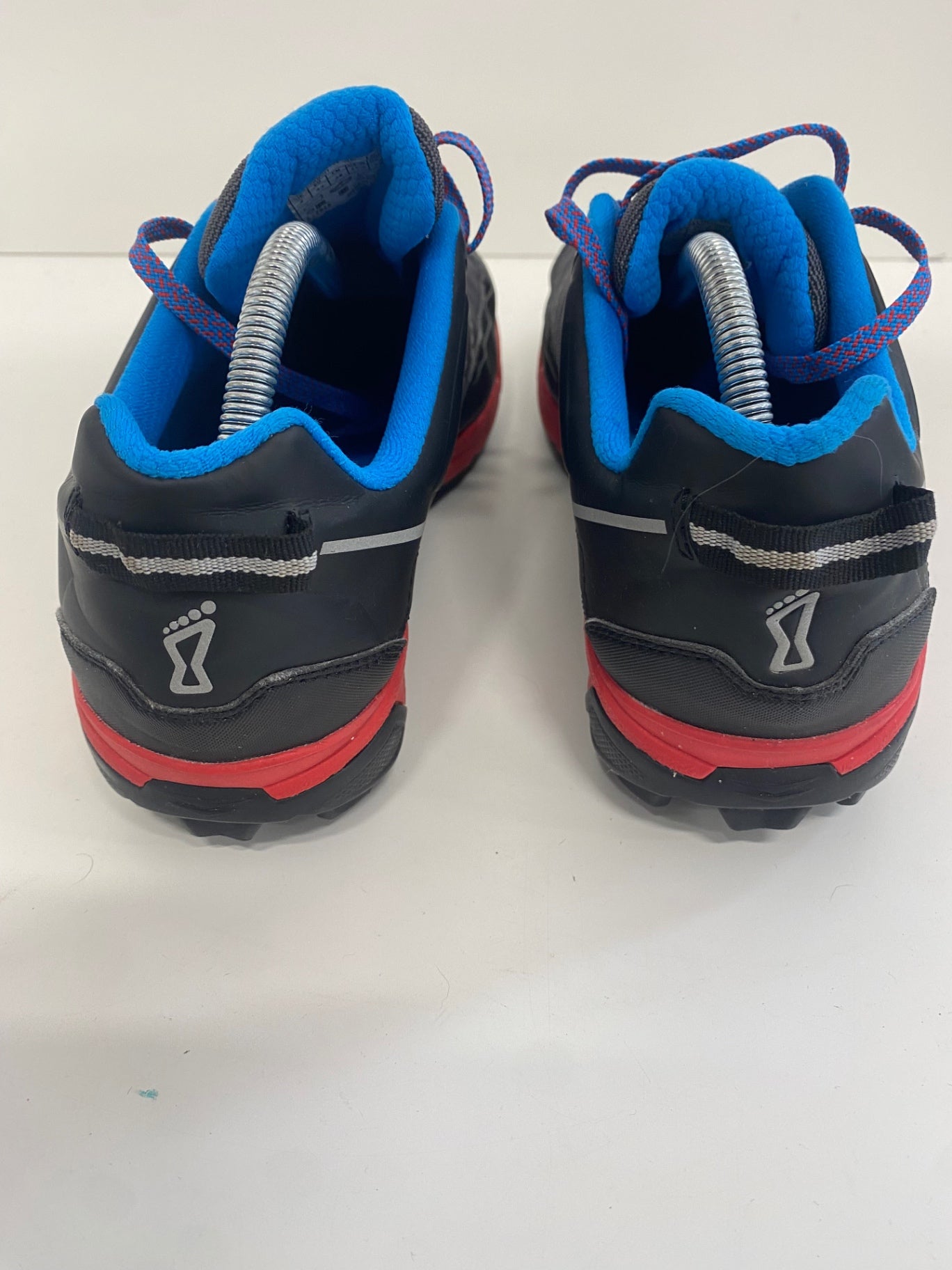 Fabulous INOV-8 ArcticClaw 300 Thermo primaloft trail Ice running trainers UK9 Black/Gray with red accents FK608