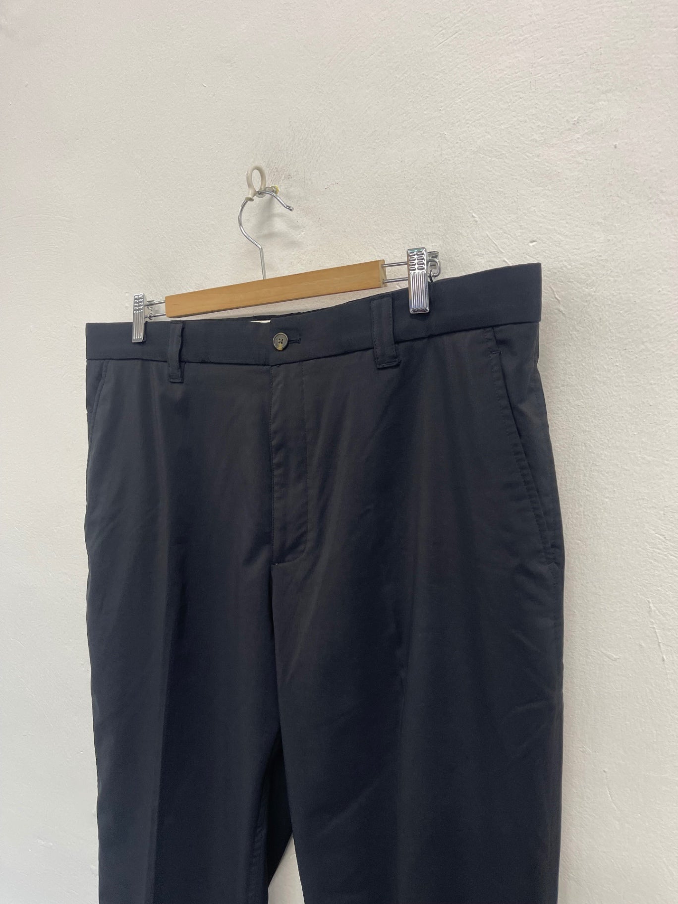 Fabulous Greg Norman Golf Trousers 38X32 Black ES609