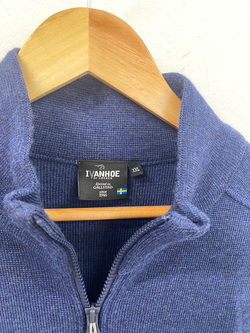 Fabulous Ivanhoe of Sweden Gilet Blue merino knit zipped golf Crail Golfing Society ES609