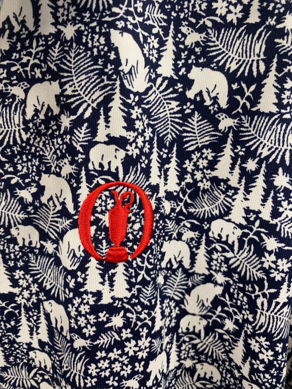 Fabulous Under Armour Polo Shirt L Navy and white bear pattern Playoff ES609