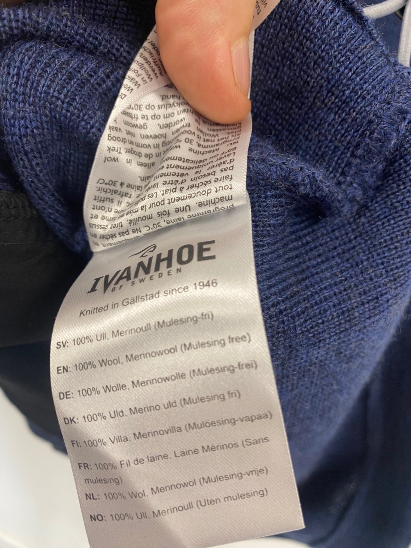 Fabulous Ivanhoe of Sweden Gilet Blue merino knit zipped golf Crail Golfing Society ES609