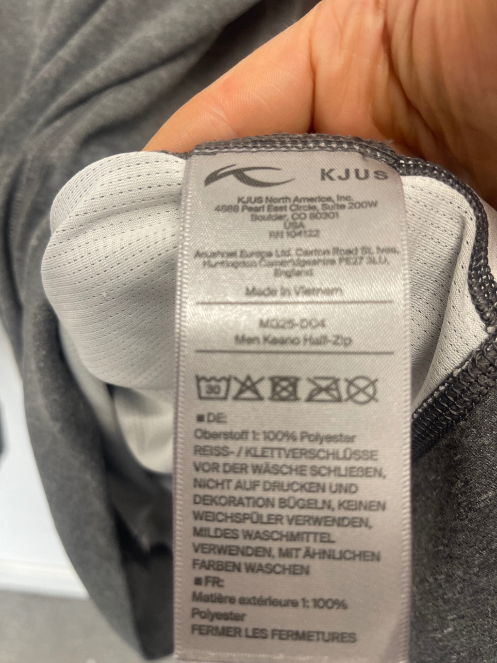 Fabulous KJUS Keano golf mid layer UK XL Gray ES609