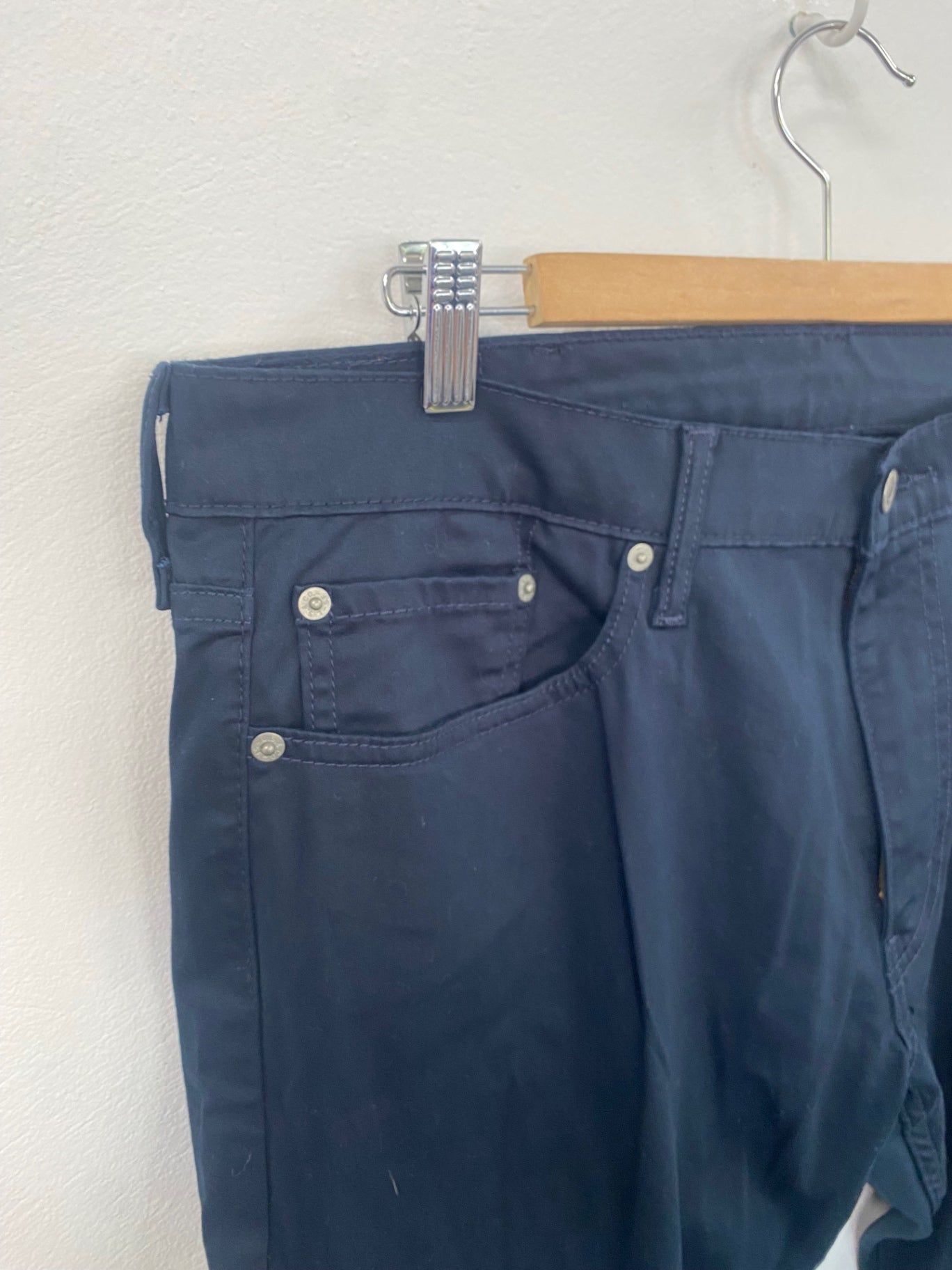 Fabulous Levi's Pants 38/30 classic 5 pocket jeans casual short 38" ES609