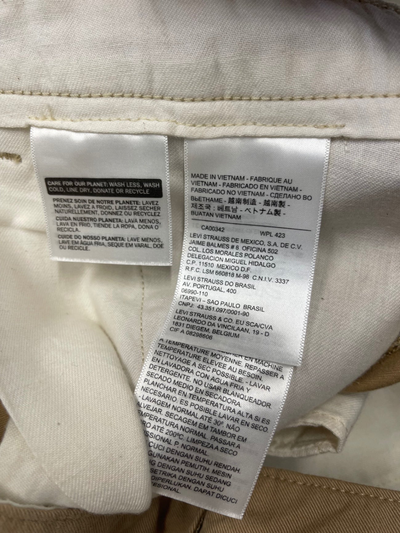 Fabulous Levi's Chinos W40 L30 Beige immaculate ES609