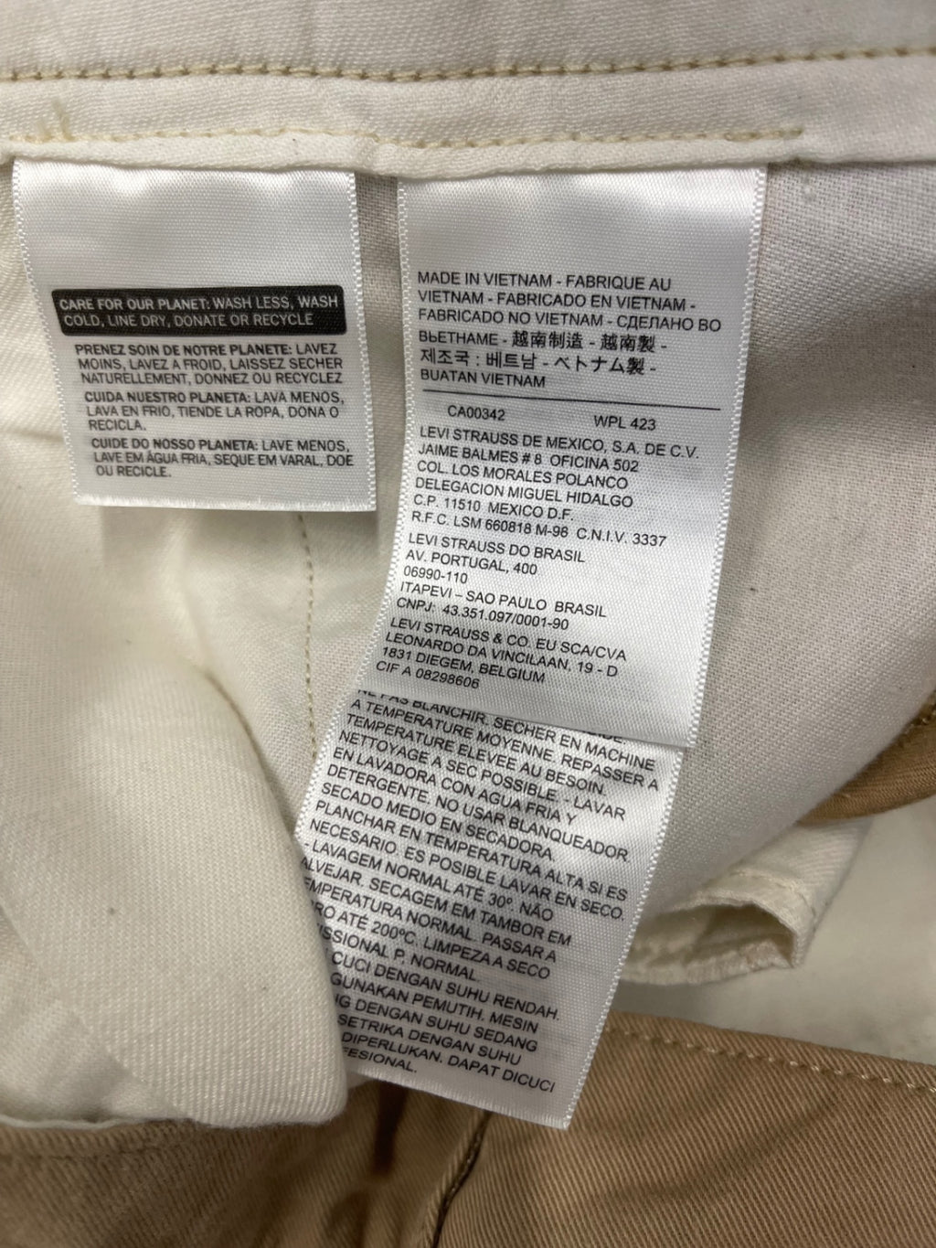 Fabulous Levi's Chinos W40 L30 Beige immaculate ES609