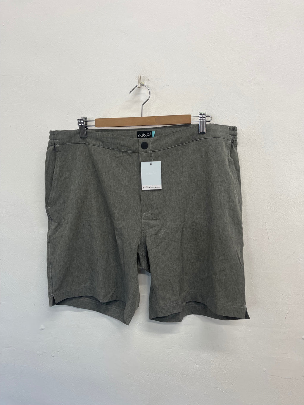 Fabulous Eubi golf sports Shorts XXL Grey New ES609