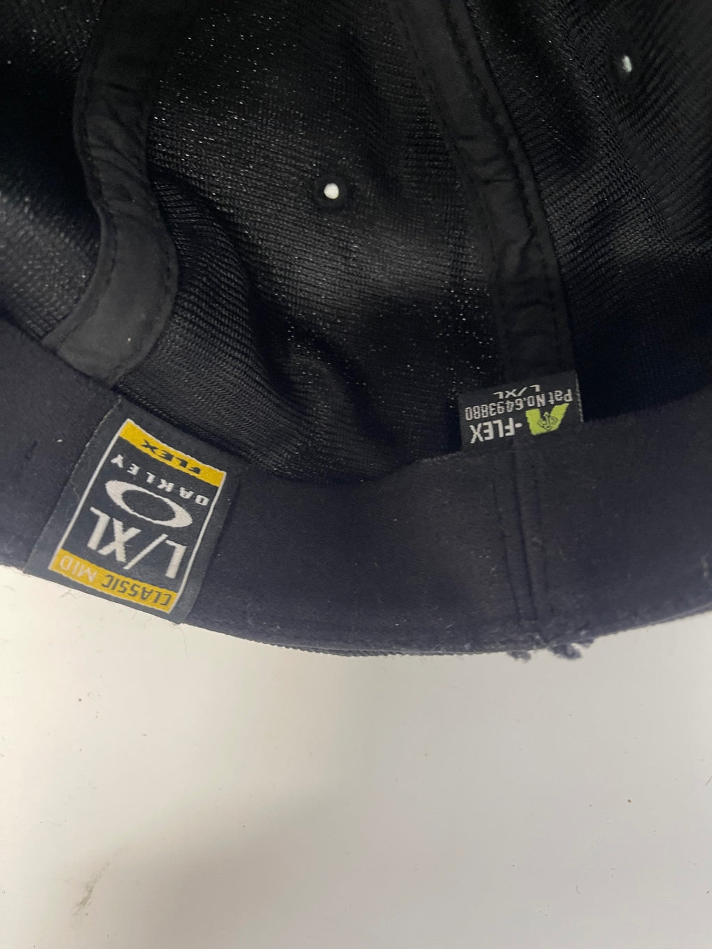 Fabulous Oakley Tincan Golf Cap Hats L/XL Black ES609