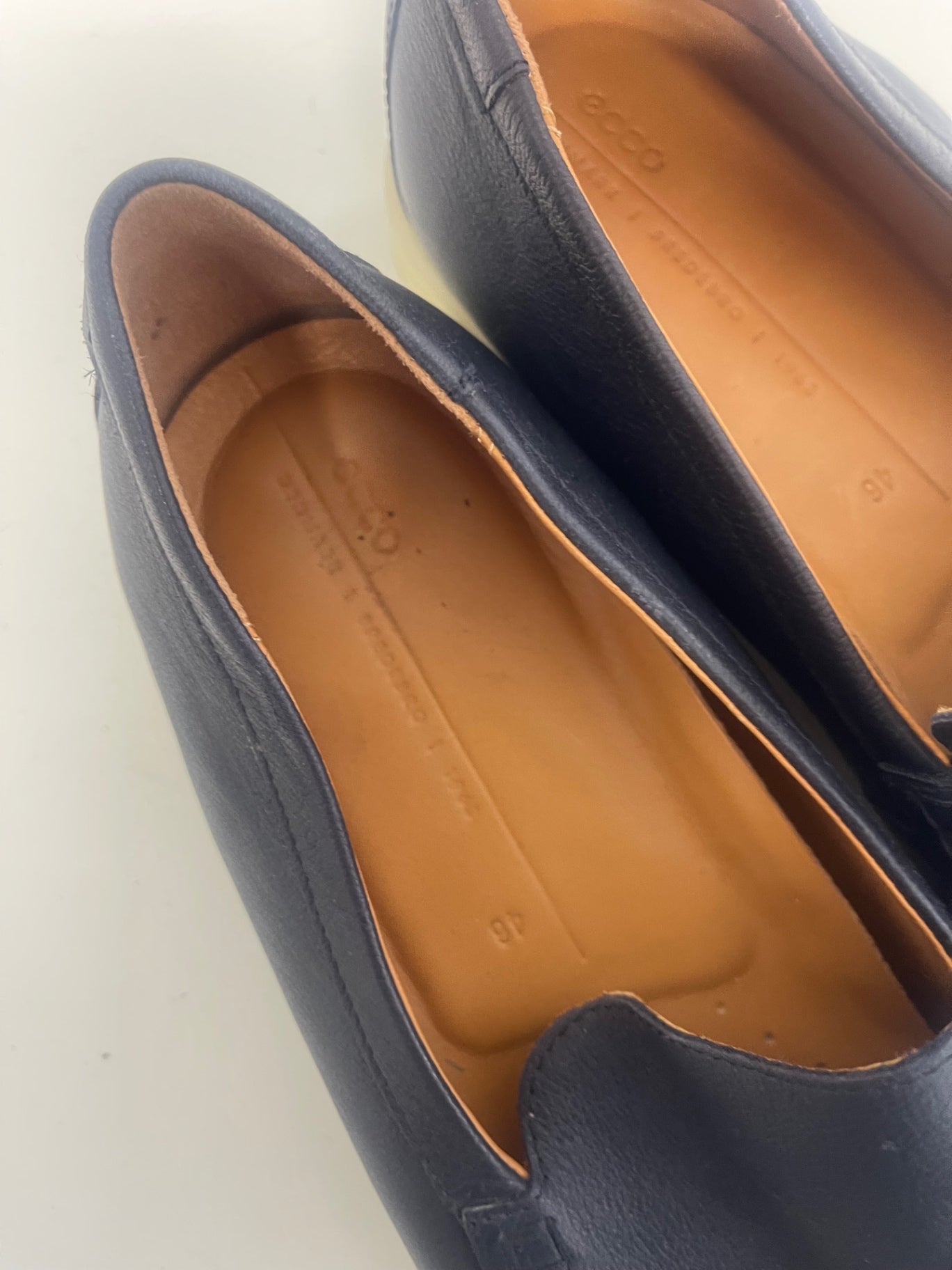 Fabulous ECCO leather boat loafers Uk11.5 navy blue ES609