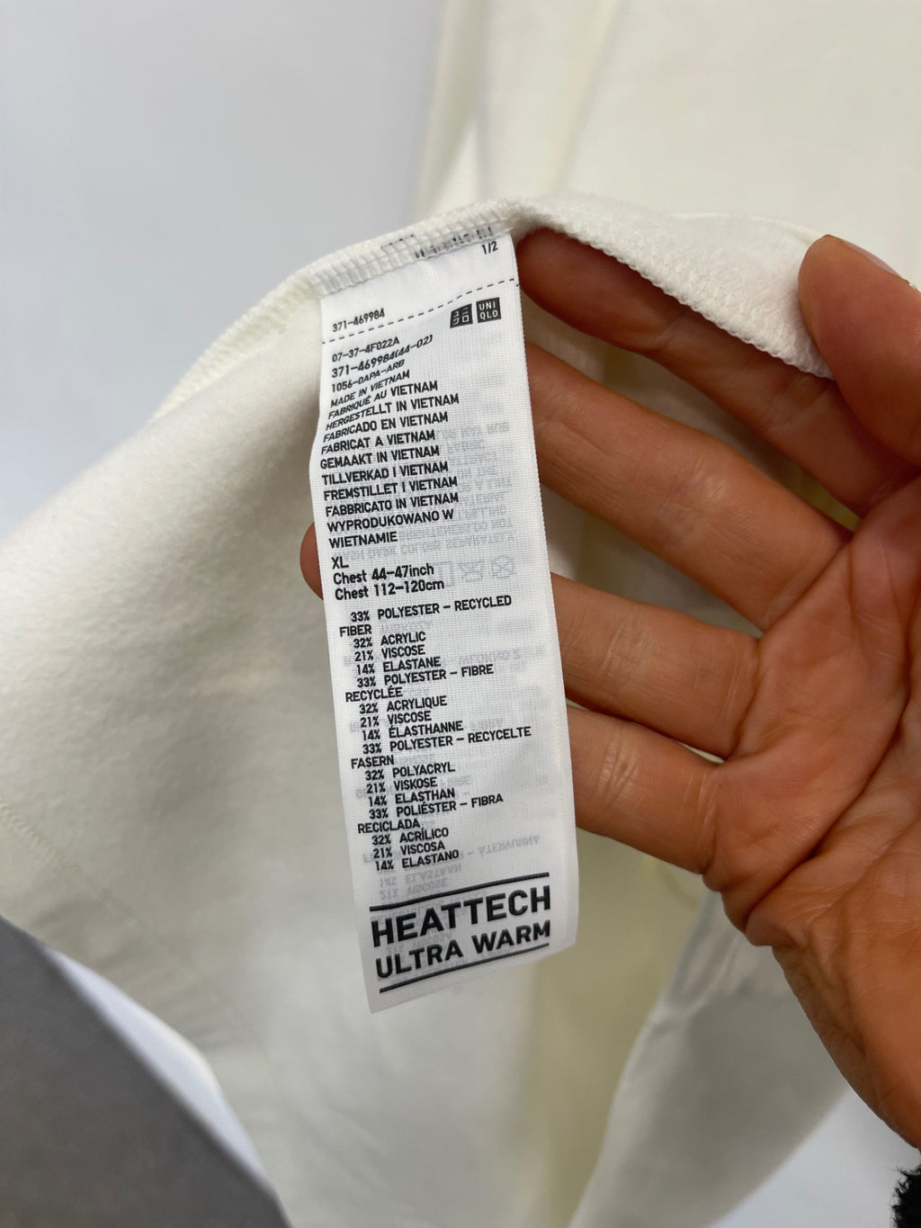 Fabulous Uniqlo Long sleeve ultra thermal heat top UK XL Cream ES609