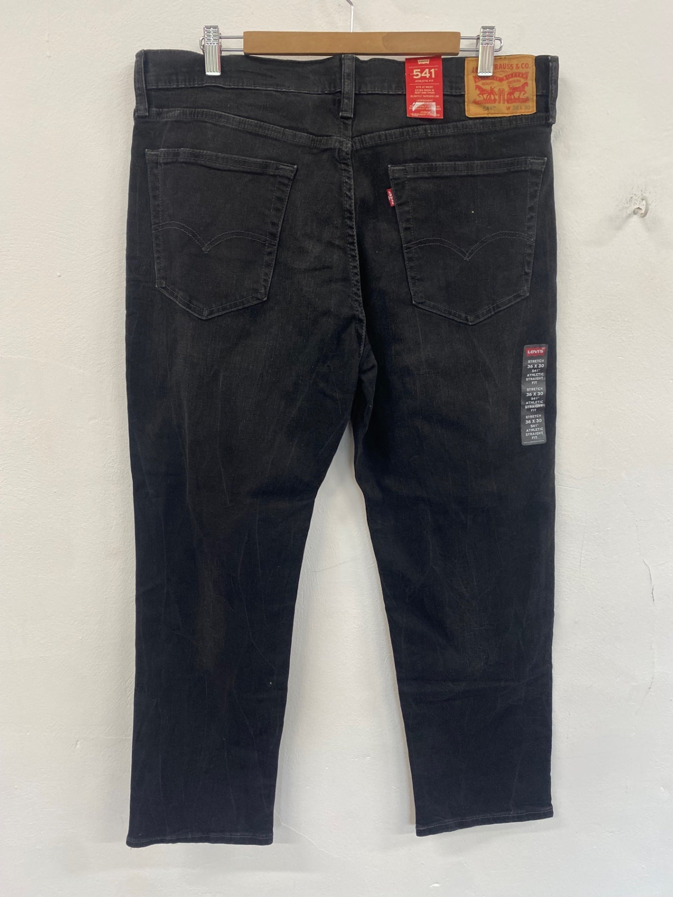 Classic Levi's 541 Athletic fit Jeans 36x30 Black 36S ES609