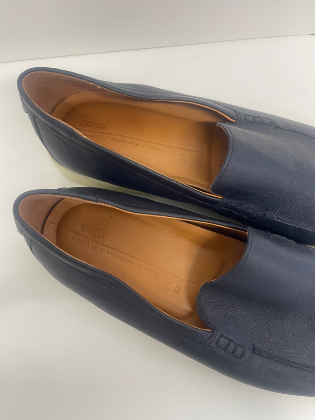 Fabulous ECCO leather boat loafers Uk11.5 navy blue ES609