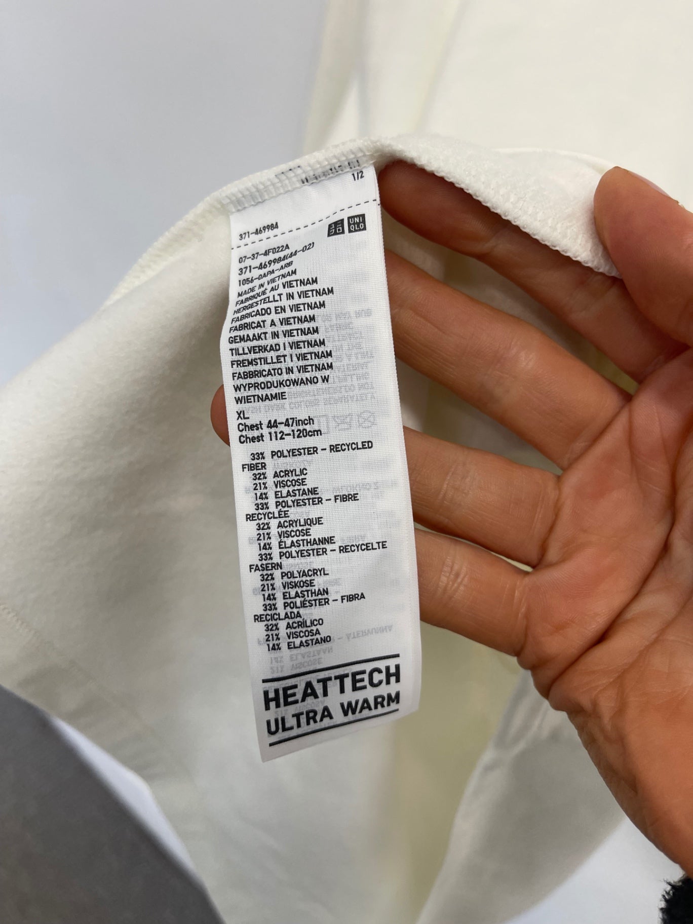 Fabulous Uniqlo Long sleeve ultra thermal heat top UK XL Cream ES609