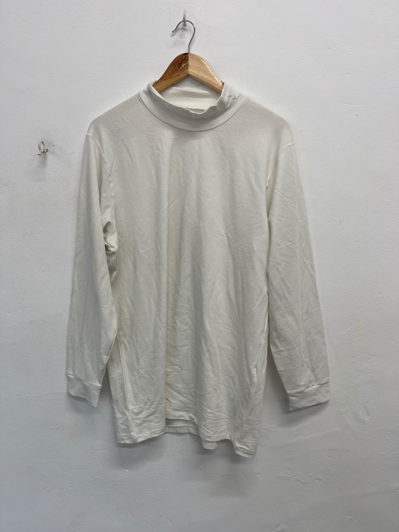 Fabulous UNIQLO Long sleeve heat tech thermal top XL Cream/Off-white ES609