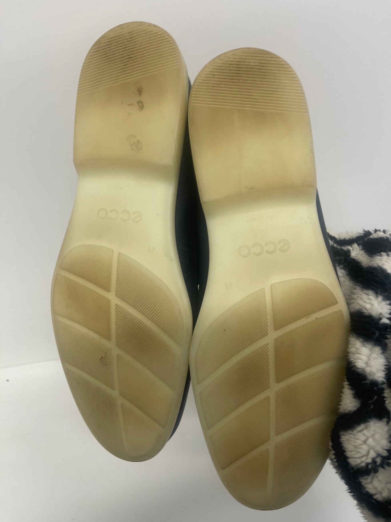 Fabulous ECCO leather boat loafers Uk11.5 navy blue ES609