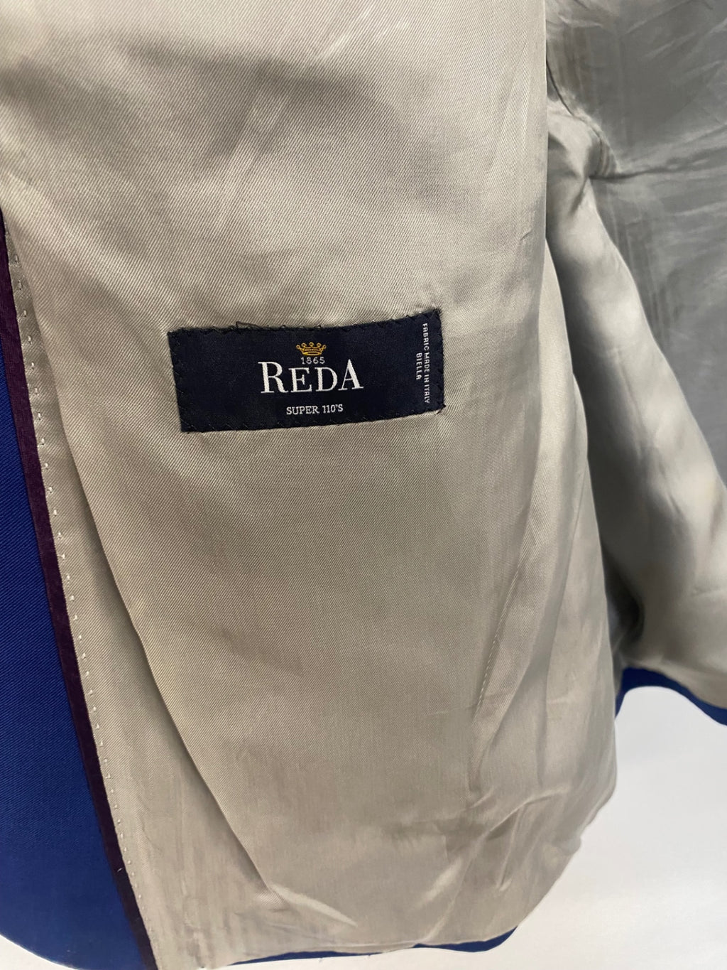 Fabulous Baumler Reda pure new wool Suit 46S Blue ES609