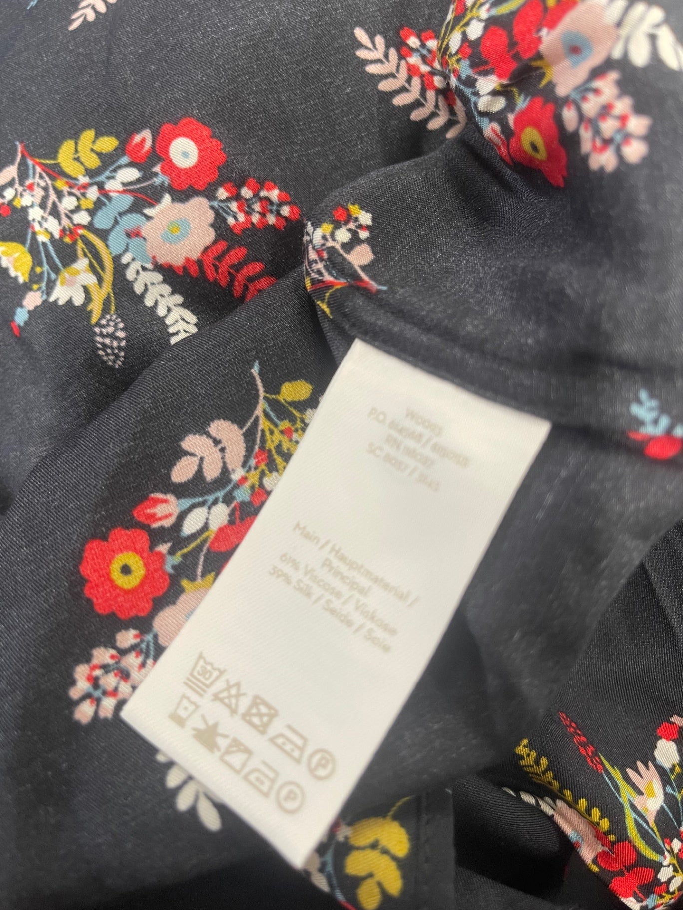 Fabulous Boden oriental silk blend Blouse uk14 Black JG589