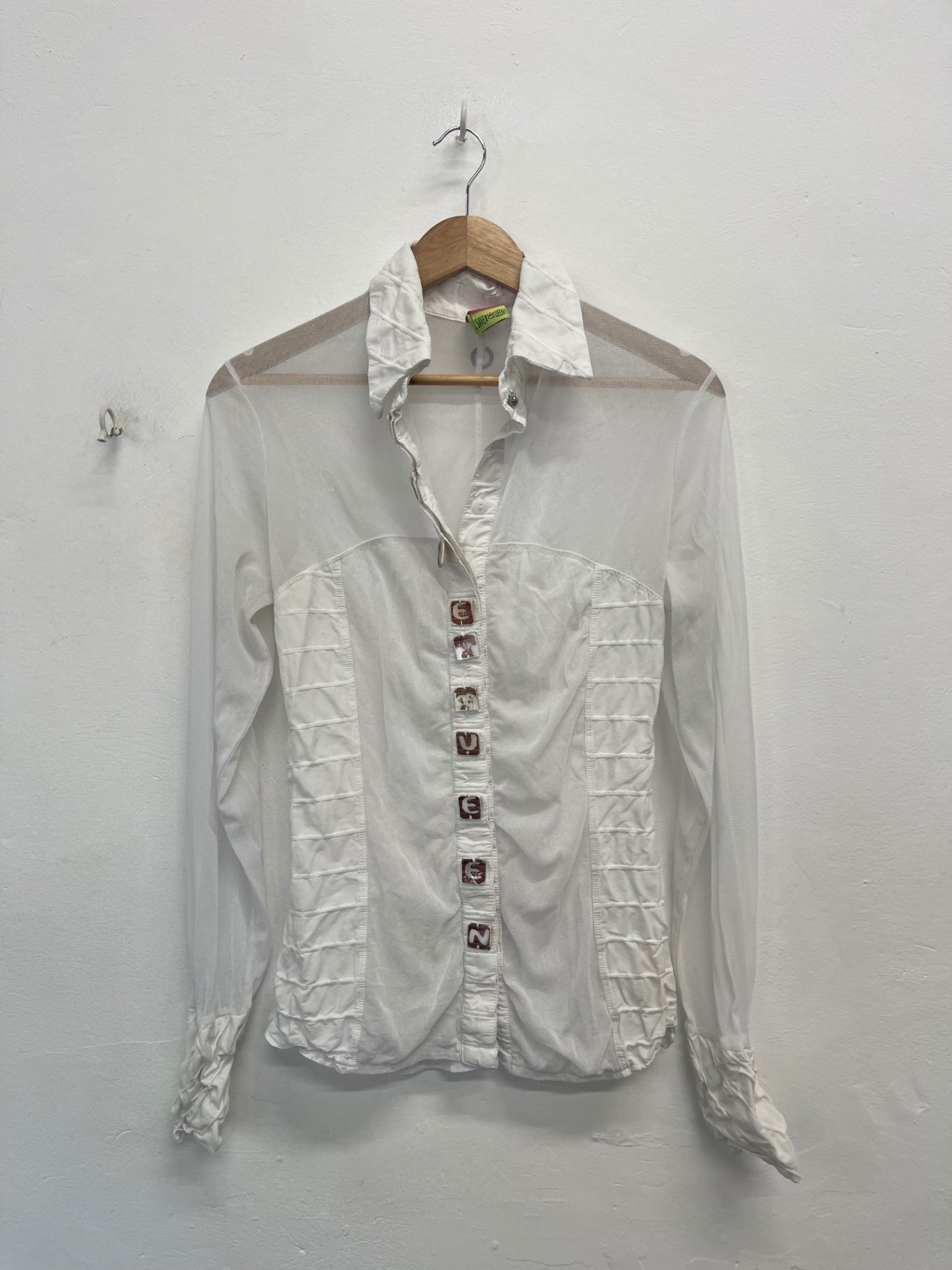 Fabulous The Queen Shirt sheer sleeves fun UKL White KW605