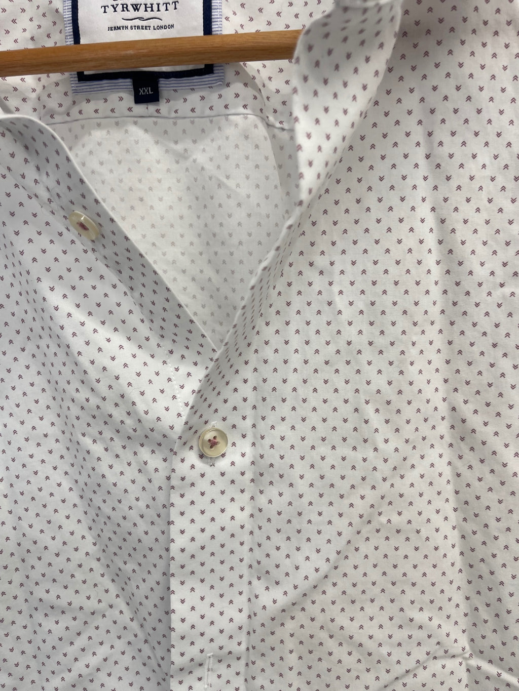 Fabulous Charles Tyrwhitt Shirt UK XXL White & burgundy ES609