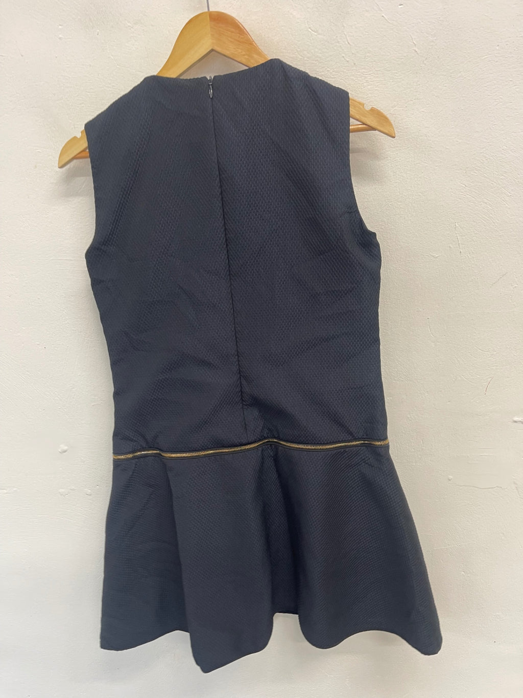 Fabulous Victoria Beckham skater dress textured  UK12 Navy Gold Zip JW603