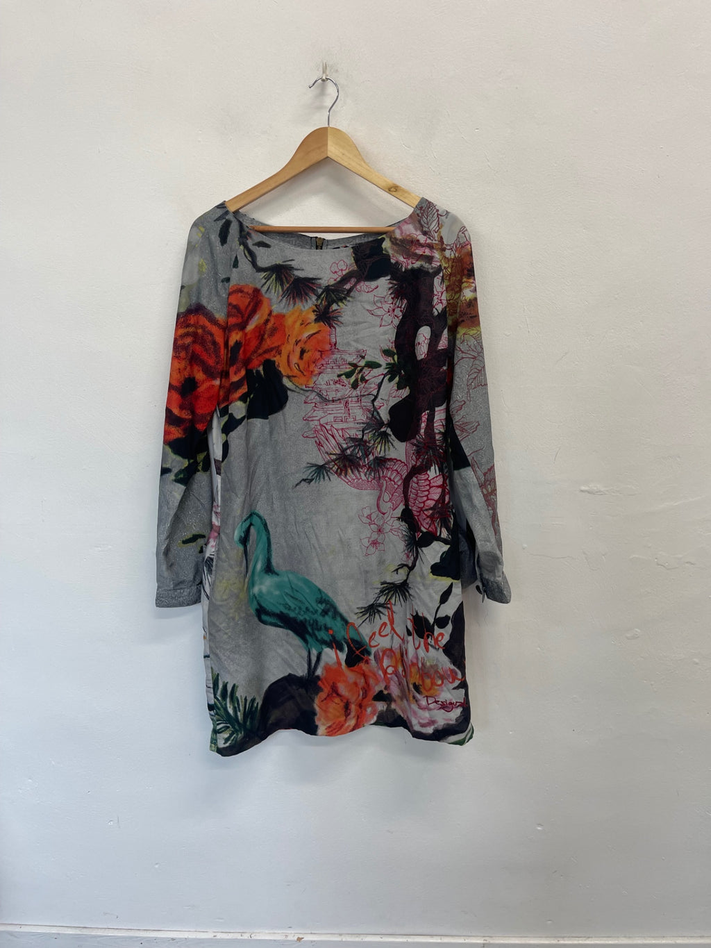 Fabulous Desigual Feel the Rainbow Dress UkM Grey floral KW605