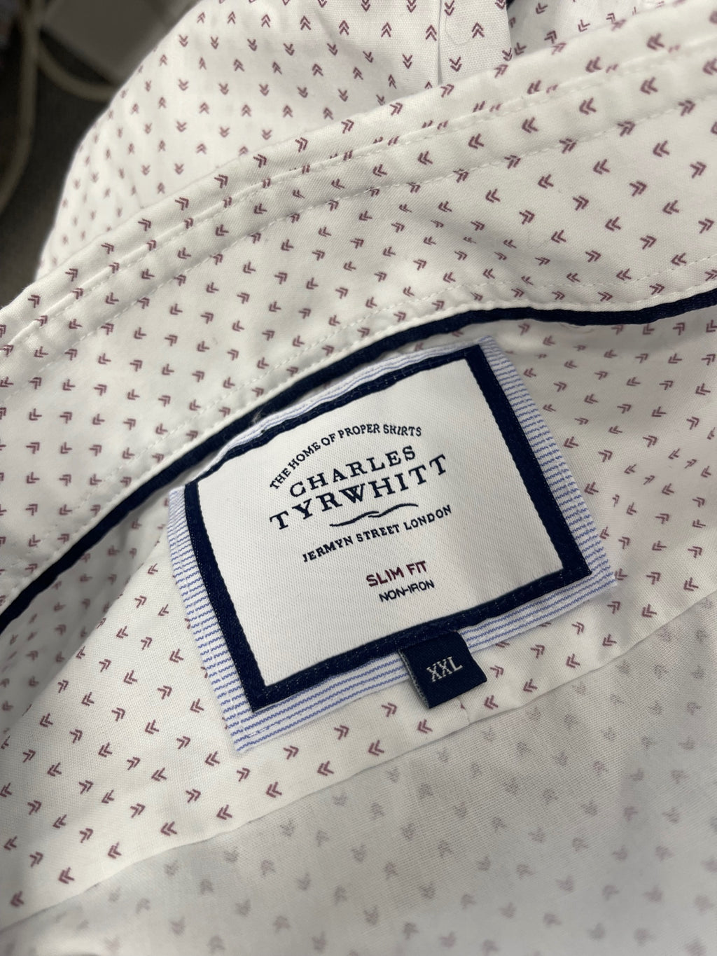 Fabulous Charles Tyrwhitt Shirt UK XXL White & burgundy ES609