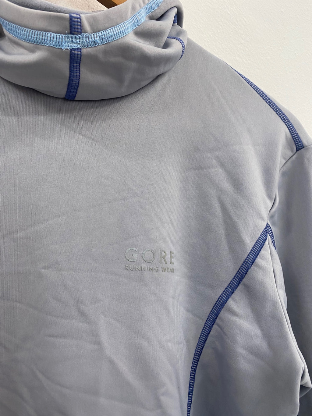 Fabulous GORE running Light grey top built in mitts gym UK12-14 FK608