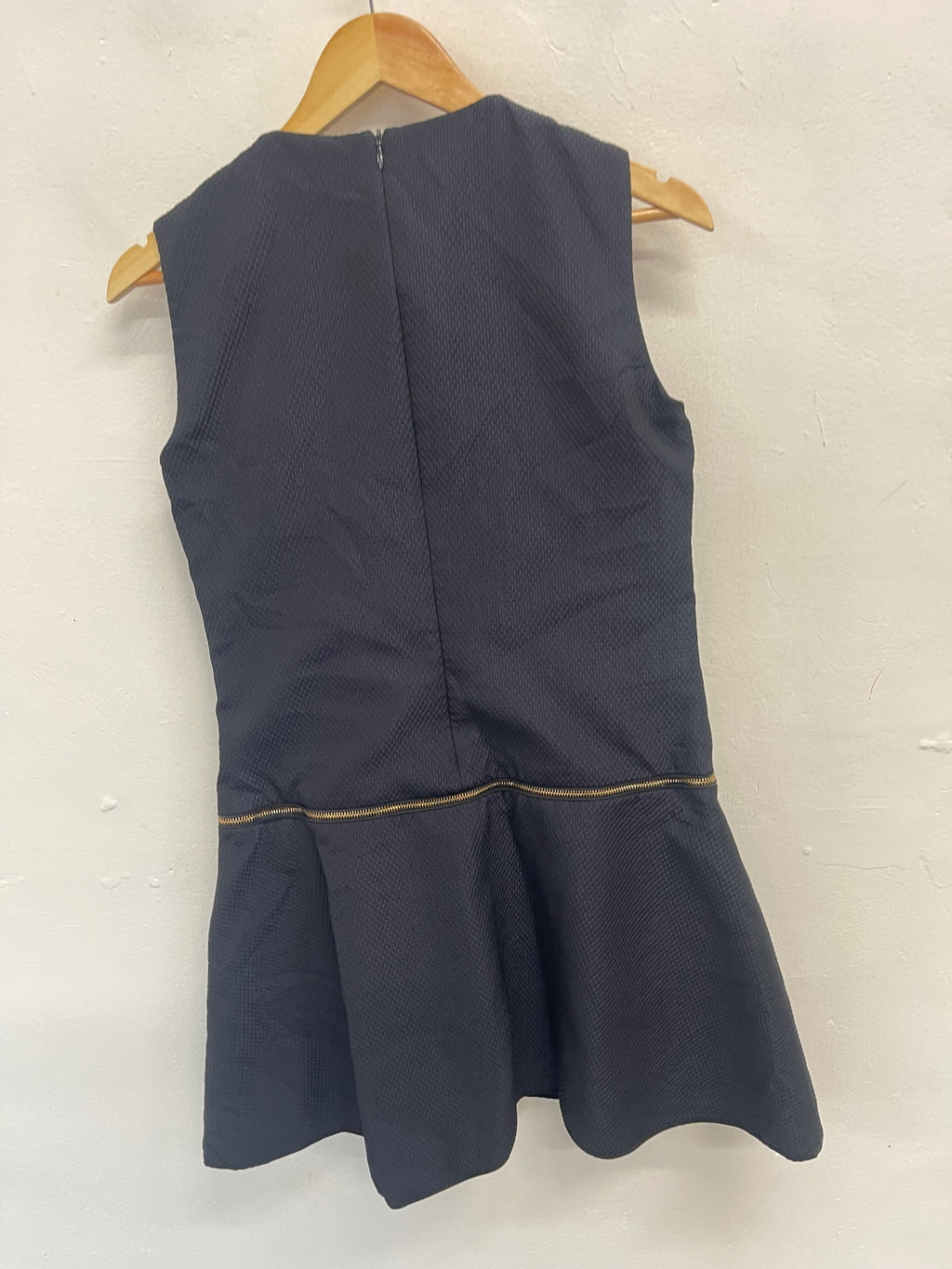 Fabulous Victoria Beckham skater dress textured  UK12 Navy Gold Zip JW603
