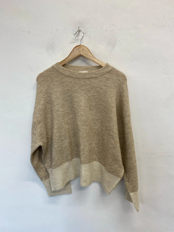 Gorgeous beige white colour block knit jumper UK L KM003