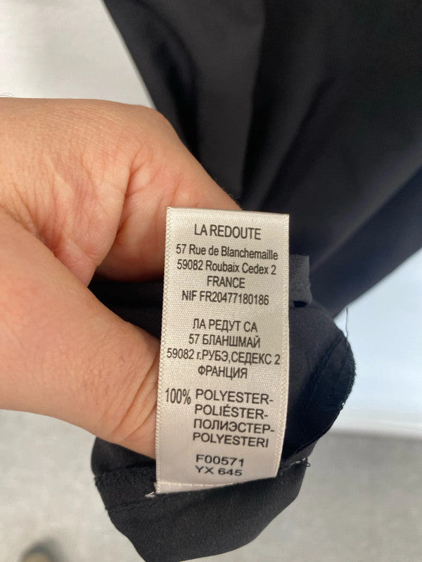 Classic black sheath dresss with a tie. La Redoute 18 KM003