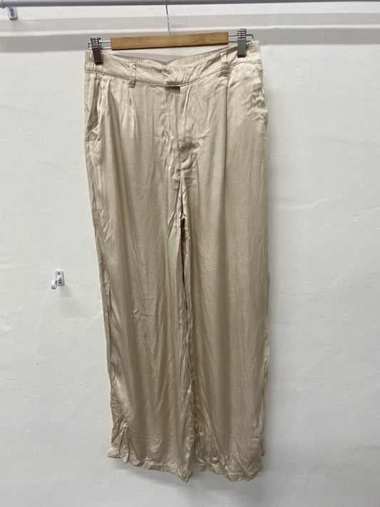 Fabulous Bershka champagne loose fit elastic waist trousers Uk L KS002