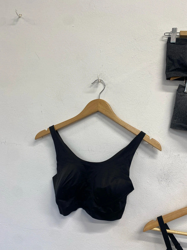 Lovely bundle of bras & sports bras strapless UK L & 34d #50 LD003