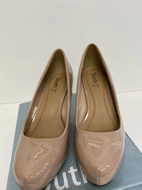 Fabulous Nude patent court shoes Uk7 by South classic IM001